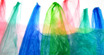 Buste di plastica, illegali 7 su 10