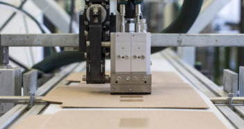 Adesivi per la cartotecnica a CCE International