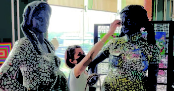La presidenza della Fondazione IM Group espone sculture dell’unità per dare speranza globale e aiutare i bambini bisognosi