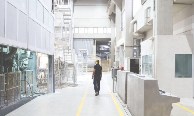 “La manifattura energivora rischia il collasso”: l’allarme energia lanciato da Assocarta