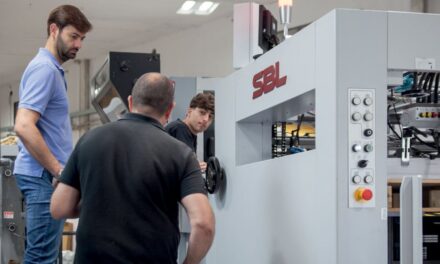 Da Azul Sistemi una fustellatrice SBL integrata con Azul5 per Grafiche Badiali