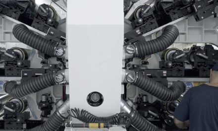 Il metodo e la macchina: Poplast incontra Windmöller & Hölscher