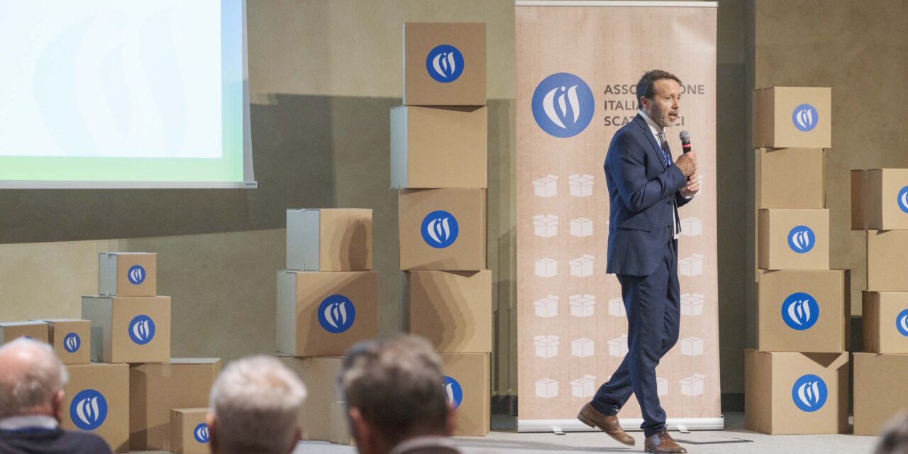 Boom di ordini (+65%) e ansia da smaltimento. CIS rassicura: “Il pacco è una risorsa, non un rifiuto”