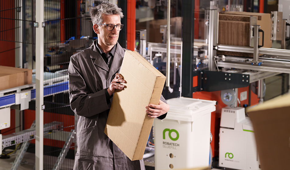 Applicazione dell’adesivo nel packaging per l’e-commerce